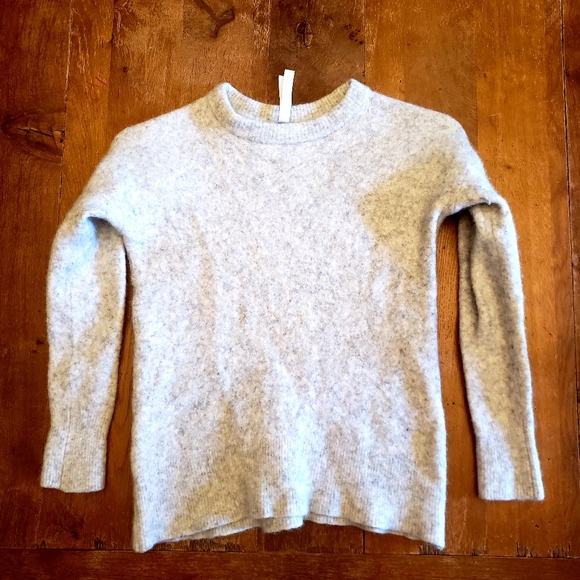 The Group sweater  soft and warm - Picture 2 of 4